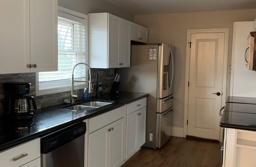 Sugar Hill Casa | Family Friendly - close to Sugar Hill shopping, restaurants