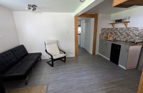 Bobcaygeon Cabaña | Family friendly cozy cottage on the river. Dogs welcome!