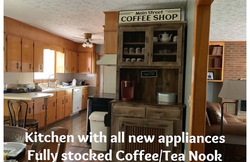 Woodlawn Casa | Cozy Country Ranch 2 millas de la I-77, cerca de VATech, SKI Resort, BR Parkway !!