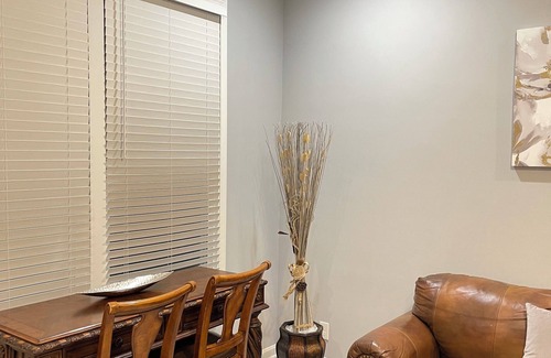 Portland Casa | Family Friendly, Free Parking, WiFi, Spacious, Historically Modern Living