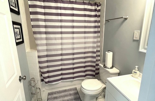 Portland Casa | Family Friendly, Free Parking, WiFi, Spacious, Historically Modern Living