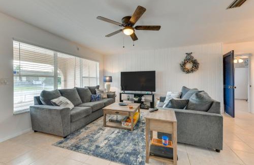North Port Casa | Family Friendly! Games! Waterfront North Port Home