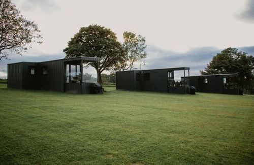 Ballycastle Apartamento | Family Friendly Glamping Cabin 2 bedroom & Hot Tub