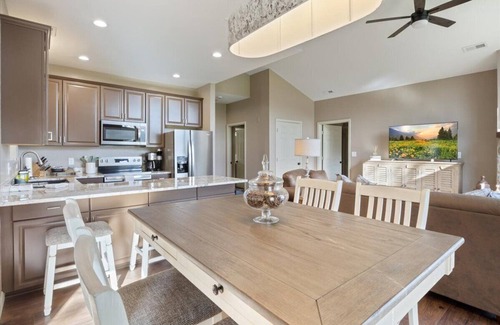 Camdenton Casa | Family-Friendly Golf Course Cottages with Ample Outdoor Fun