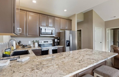 Camdenton Casa | Family-Friendly Golf Course Cottages with Ample Outdoor Fun