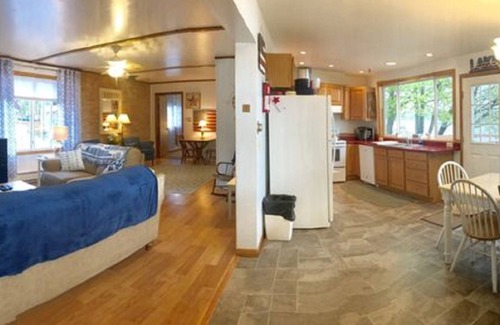 Munising Casa | ¡Casa de 3 habitaciones en la Bahía Munising del Lago Superior! Rocas en la fotografía Amaneceres!
