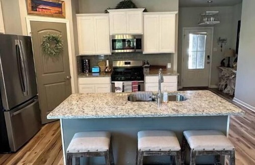 Westlake Casa | Family friendly home on golf course