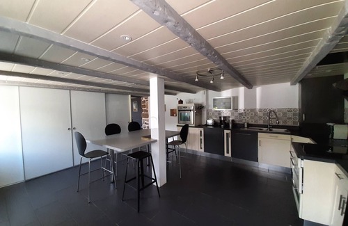 Plouescat Casa | "Family-Friendly House with Heated Pool & Private Garden – Close to the Beach"