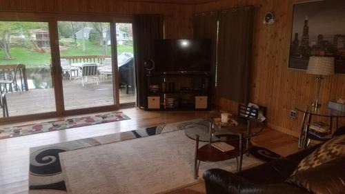 Oxbow Casa | Family Friendly Lakefront Oasis! Huge Deck-Pets Welcome