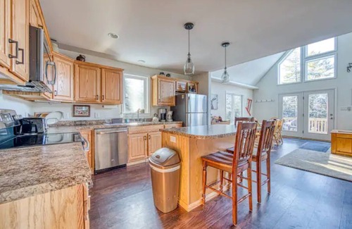 Elka Park Casa | Family Friendly~Minutes to Hunter~Wooded Seclusion