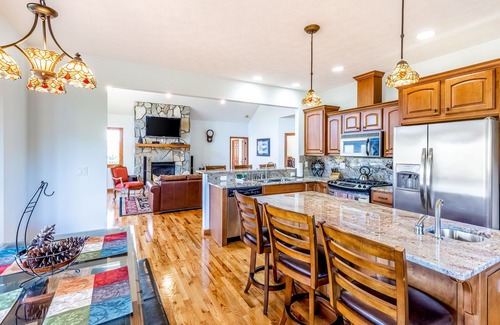 River Ridge Casa | Family-Friendly Mountain View Retreat w/ 3 Decks, Game Room, Grill, & Free WiFi