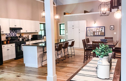 Bridgewater Casa | Family Friendly Newfound Lake Home, Sleeps 10, Pool Table, Kayaks & Paddleboards
