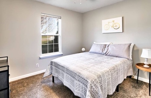 Clarksville Casa | Oasis familiar con cama King y gran patio cercado