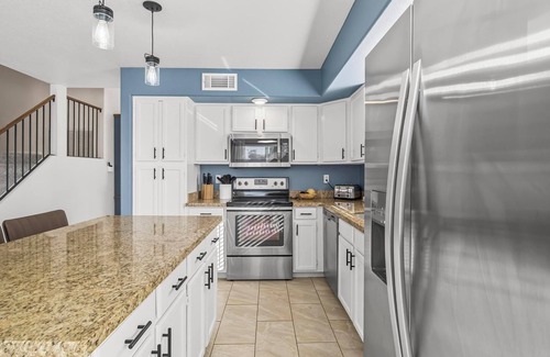 Mesa Casa | Family-Friendly Oasis : Heated Pool Hot Tub Fire Pit Games Coffee Bar