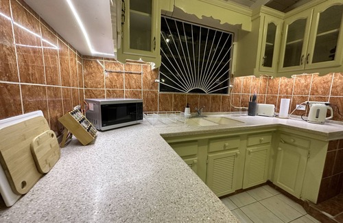Oistins Casa | Family-friendly Oistins home in a quiet area! 5 minutes to the sea +nearby shop!