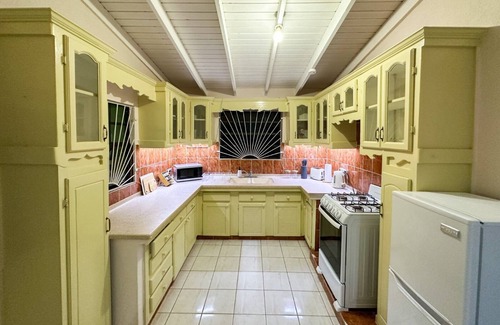 Oistins Casa | Family-friendly Oistins home in a quiet area! 5 minutes to the sea +nearby shop!