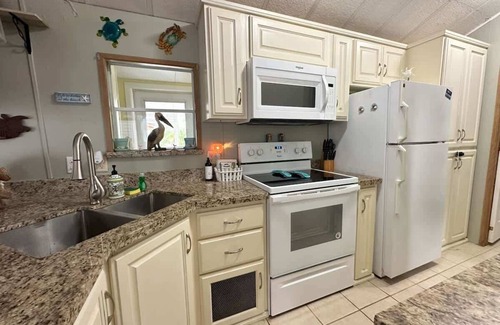 Port Isabel Casa | Family-Friendly Resort Cottage with Private Patio