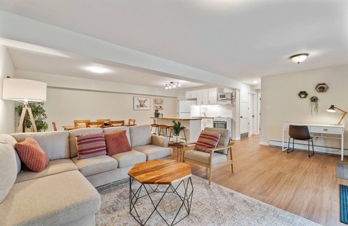 Ithaca Casa | Family Friendly Retreat Close to Cornell & Ithaca. 6bedrooms 3 baths.