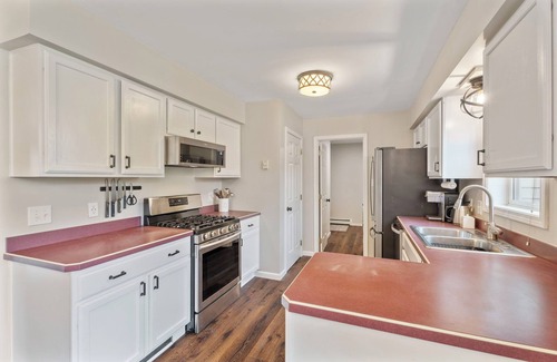 Ithaca Casa | Family Friendly Retreat Close to Cornell & Ithaca. 6bedrooms 3 baths.