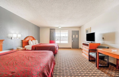 Vernon Hotel | Family-Friendly Room Near Vernon College with Spacious Layout & Comfort