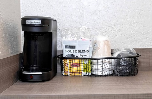 Mansfield Casa | Family-Friendly Room! Steps from World War I Memorial Park w/ Free Parking!