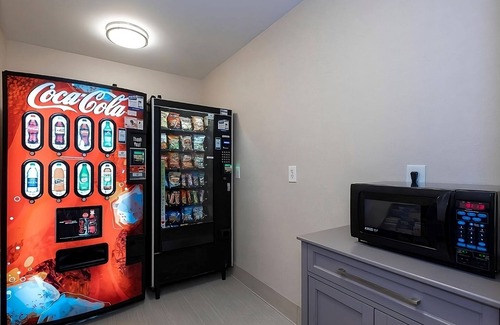 Mansfield Casa | Family-Friendly Room! Steps from World War I Memorial Park w/ Free Parking!