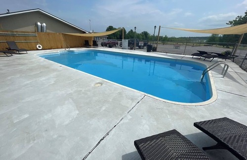 Warsaw Casa | Family-Friendly Room w/ Pool, Fishing Pond, & Boat Rentals for Outdoor Fun