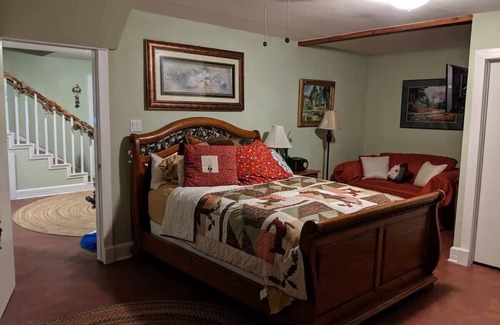 Bellville Otro | Family friendly Sunnybrook Farm with very friendly farm animals