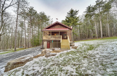 Blandburg Cabaña | Family-friendly Tyrone Cabin w/ Deck Near Hiking