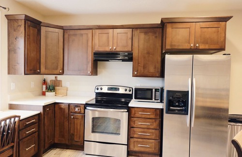 Pleasant Grove Casa | Family friendly home close to ski resorts, mountains, lakes, BYU, and UVU