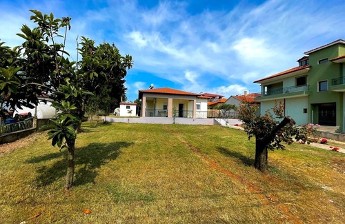 Flogita Villa | Family-Friendly Villa with Parking & Garden