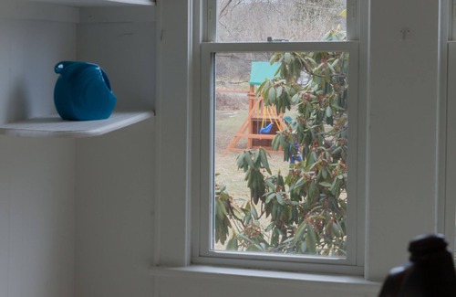 Cornwallville Casa | Family friendly with fireplace and swingset