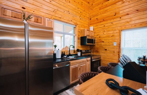 Frenchburg Cabina | Family & Friends Retreat | HotTub | Views | Arcade