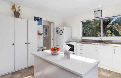Lake Tarawera Cabaña | Diversión familiar en el lago - Lake Tarawera Holiday Home