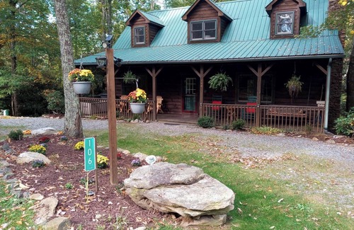 Seven Devils Cabina | Family Fun Log Cabin / Cerca de todo / Theater Rm * Chimenea / Bañera de hidromasaje / Chimenea