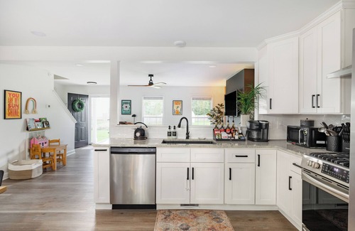 Thompson's Station Casa | Family FUN! Luxury Touches, Mini Golf, Firepit, Fully Loaded