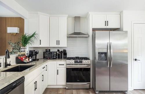 Thompson's Station Casa | Family FUN! Luxury Touches, Mini Golf, Firepit, Fully Loaded