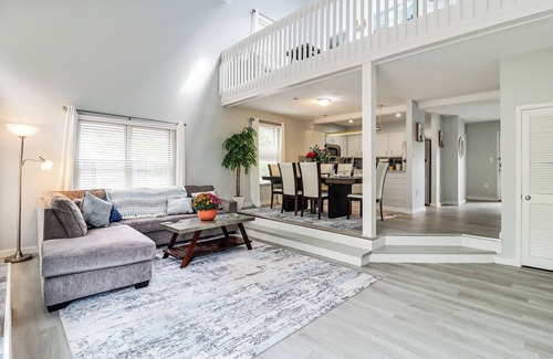 East Stroudsburg Casa | Family Gem w/ Deck Across From Shawnee Mountain!