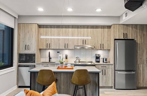 Navy Yard Hotel | Family Getaway | 3 Units w/Kitchen & Laundry | Near Baseball, Concerts & Dining