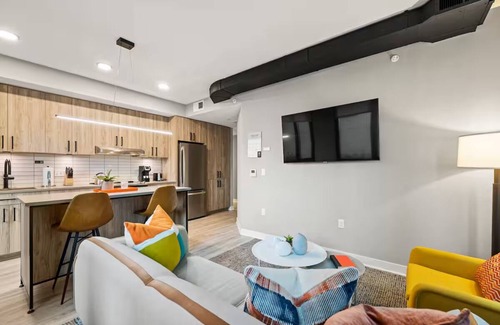 Navy Yard Hotel | Family Getaway | 3 Units w/Kitchen & Laundry | Near Baseball, Concerts & Dining