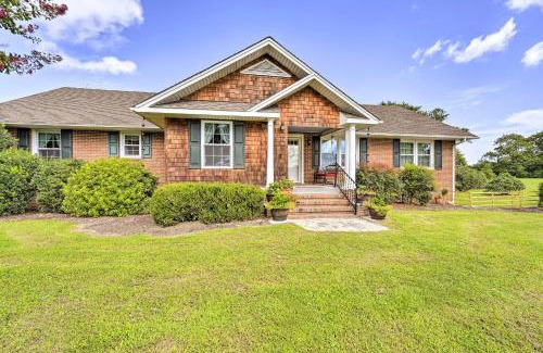 Currituck Casa | Family Getaway with Pier on Currituck Sound