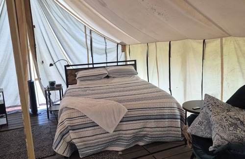 Douglas County Alquiler De RV | Family Glamping Tent in Relaxing Campground in West Omaha