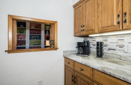 Superior Casa | Large Cozy Home, Family/Group Friendly, Large Yard, Only 6 Miles To Duluth, MN
