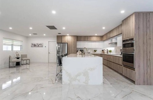 Palmetto Bay Casa | Family & Group Getaway | Pool + Huge Backyard