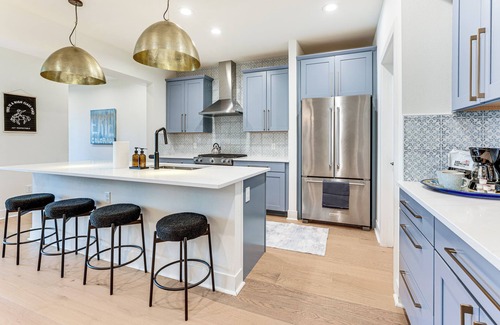 Erie Casa | Family Haven 1 Mi to Dtwn Erie: Bring Your Pets!