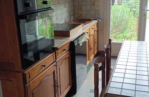 Nemours Casa | 🏡 Family haven with large enclosed garden - Whole house 3 bedrooms