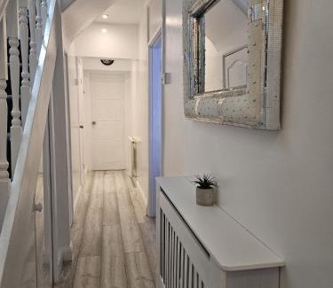 St. Helier Casa | Family Home 1