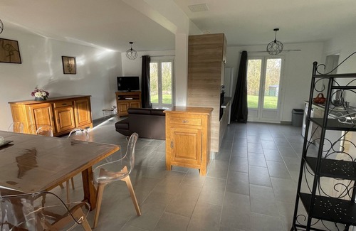Thil-Manneville Casa | Family home 15 minutes from the beach
