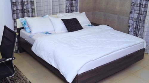 Msasani Apartamento | Family Home by Havana Properties with WIFI & Free Parking near Sawa Sawa Bay Beach Restaurant