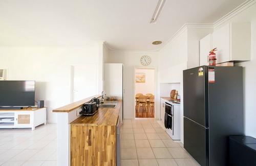Hamilton Hill Casa | Family Home close to Fremantle & Coogee Beach